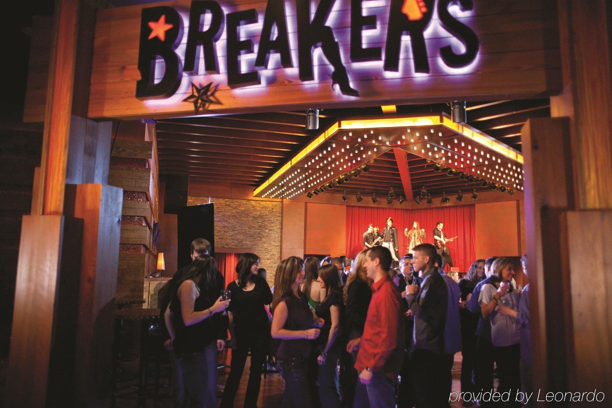 Mohegan Pennsylvania - Adults Only Уилкс Бар Екстериор снимка